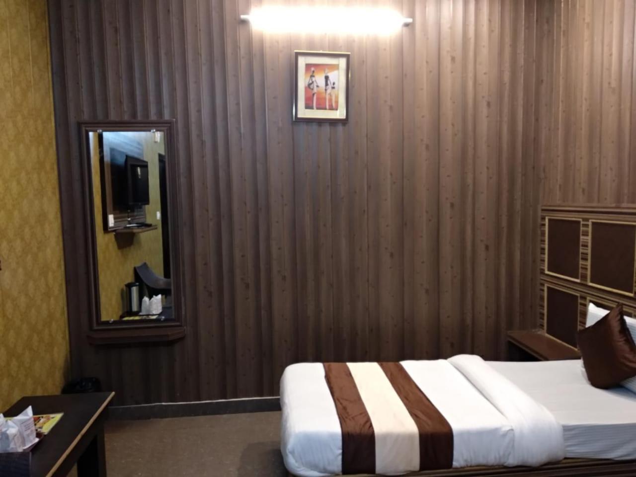 Grg Pardesi Hotel Haridvár Kültér fotó